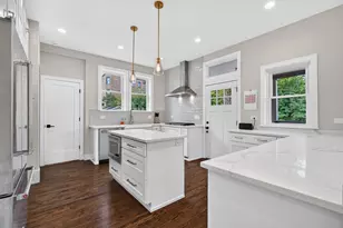 1726 W Jarvis Ave, Chicago, IL 60626 - Photo 13