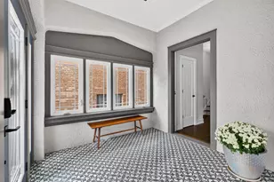 1726 W Jarvis Ave, Chicago, IL 60626 - Photo 5