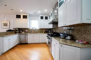 3504 N Fremont St, Chicago, IL 60657 - Photo 9