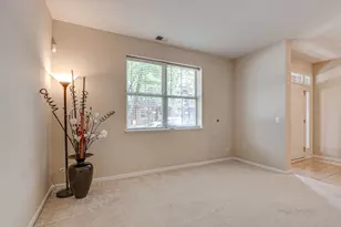 726 Summit Ln, Vernon Hills, IL 60061 - Photo 5