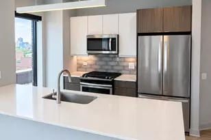 1025 W Addison St, Chicago, IL 60613 - Photo 11