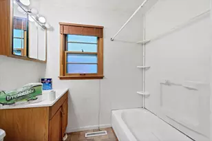 5715 Fox Lake Rd, McHenry, IL 60051 - Photo 11