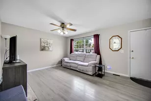 951 Surf Ct, Bartlett, IL 60103 - Photo 3