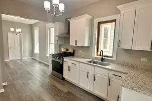 315 Flagg St, Aurora, IL 60505 - Photo 9