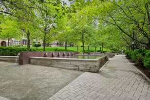 201 N Westshore Dr, Chicago, IL 60601 - Photo 15