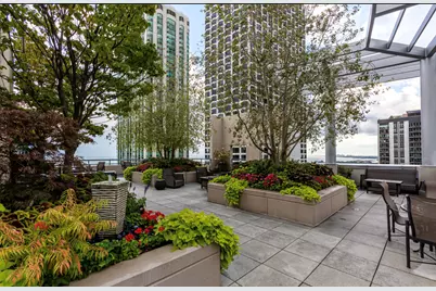 201 N Westshore Drive #2006, Chicago, IL 60601 - Photo 11