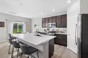 1044 Moraine Dr, South Elgin, IL 60177 - Photo 9