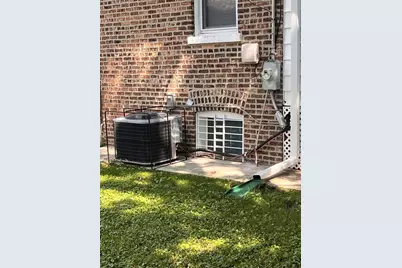 8340 S Paxton Avenue, Chicago, IL 60617 - Photo 21