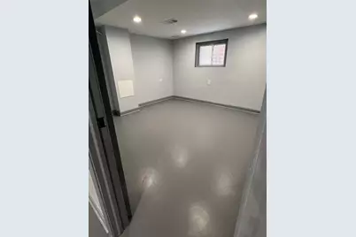 8340 S Paxton Avenue, Chicago, IL 60617 - Photo 17