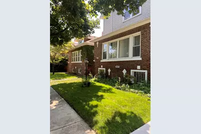 8340 S Paxton Avenue, Chicago, IL 60617 - Photo 3