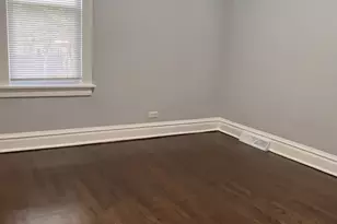 8340 S Paxton Ave, Chicago, IL 60617 - Photo 9