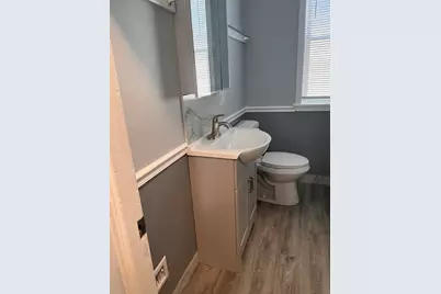 8340 S Paxton Avenue, Chicago, IL 60617 - Photo 7