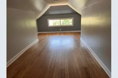 8340 S Paxton Avenue, Chicago, IL 60617 - Photo 11