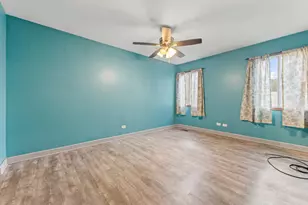 1132 Evergreen Dr, Carol Stream, IL 60188 - Photo 11