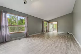 1132 Evergreen Dr, Carol Stream, IL 60188 - Photo 3