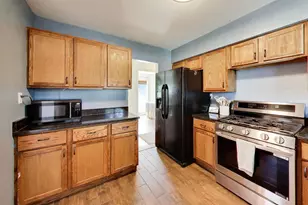 1721 W Illinois Ave, Aurora, IL 60506 - Photo 3