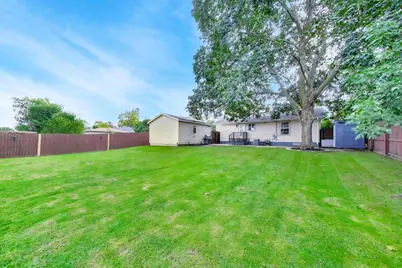 1721 W Illinois Avenue, Aurora, IL 60506 - Photo 35
