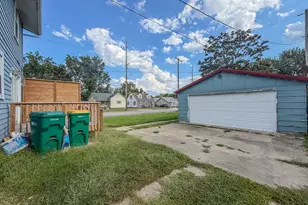 2195 E Decatur St, Decatur, IL 62521 - Photo 3