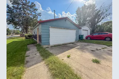 2195 E Decatur Street, Decatur, IL 62521 - Photo 5