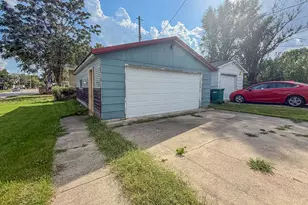 2195 E Decatur St, Decatur, IL 62521 - Photo 5