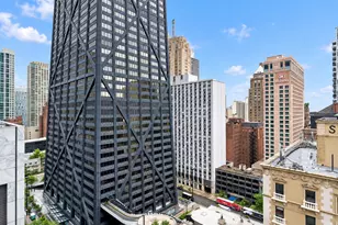 201 E Chestnut St, Chicago, IL 60611 - Photo 15