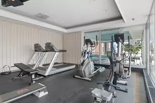 201 E Chestnut St, Chicago, IL 60611 - Photo 19