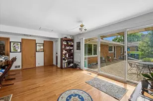 330 Cornell Ave, Des Plaines, IL 60016 - Photo 7
