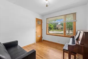 330 Cornell Ave, Des Plaines, IL 60016 - Photo 19