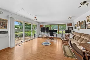 330 Cornell Ave, Des Plaines, IL 60016 - Photo 5