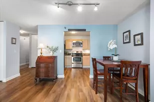70 W Huron St, Chicago, IL 60654 - Photo 7