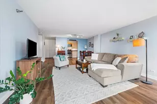 70 W Huron St, Chicago, IL 60654 - Photo 3