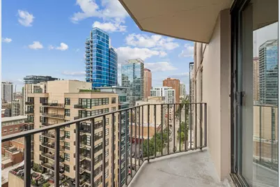 70 W Huron Street #1505, Chicago, IL 60654 - Photo 5