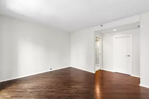 100 E Huron St, Chicago, IL 60611 - Photo 13