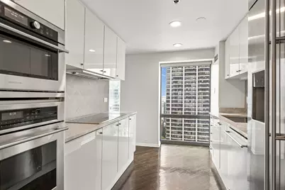 100 E Huron Street #1906, Chicago, IL 60611 - Photo 9