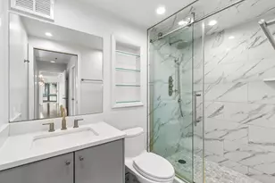 100 E Huron St, Chicago, IL 60611 - Photo 17
