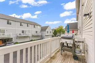 1002 Savoy Ct, Elk Grove Village, IL 60007 - Photo 13