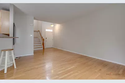 467 Pine Lake Circle, Vernon Hills, IL 60061 - Photo 13