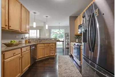 467 Pine Lake Circle, Vernon Hills, IL 60061 - Photo 5