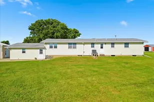 15661 Moline Rd, Lyndon, IL 61261 - Photo 11