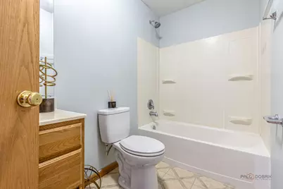 357 W Waterbury Drive, Round Lake, IL 60073 - Photo 23