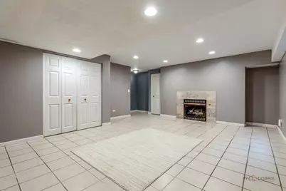 357 W Waterbury Drive, Round Lake, IL 60073 - Photo 27