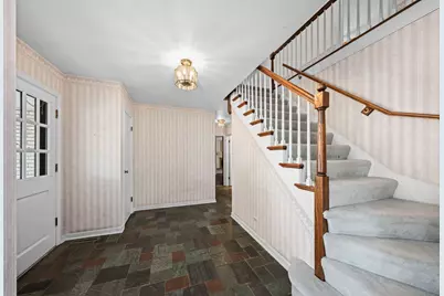 705 S Kennicott Avenue, Arlington Heights, IL 60005 - Photo 3