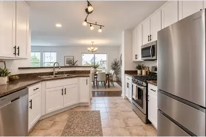 617 Grand Canyon Circle, Crystal Lake, IL 60014 - Photo 5