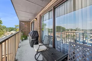 8350 W Addison St, Chicago, IL 60634 - Photo 17