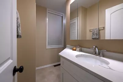 828 W Lill Avenue, Chicago, IL 60614 - Photo 33