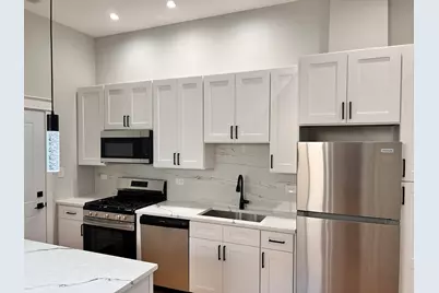 4121 W Montrose Avenue #1, Chicago, IL 60641 - Photo 9