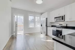 2842 N Avers Ave, Chicago, IL 60618 - Photo 3