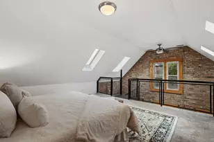 2042 N Winchester Ave, Chicago, IL 60614 - Photo 11