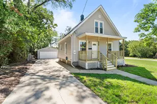 928 Lincoln Ave, Rockford, IL 61102 - Photo 1