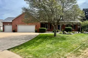 126 Parkside Ct, Oglesby, IL 61348 - Photo 1